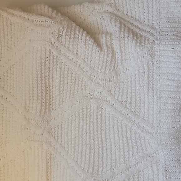 NWT Hobby Lobby Snow Flowers Collection Pure White Blanket - Picture 2 of 4